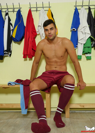 Joel Vargas solo in a locker room